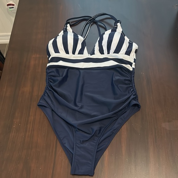 Navy Stripe V Neck Ruching Tummy Control One-Piece Swimsuit Size L NEW - Picture 5 of 16